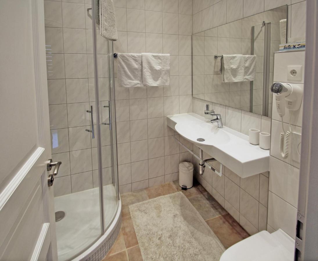 Gaestehaus Alba Garantiert Eintrittskarten Fuer Rulantica Und Europapark Ueber Uns Rust Extérieur photo